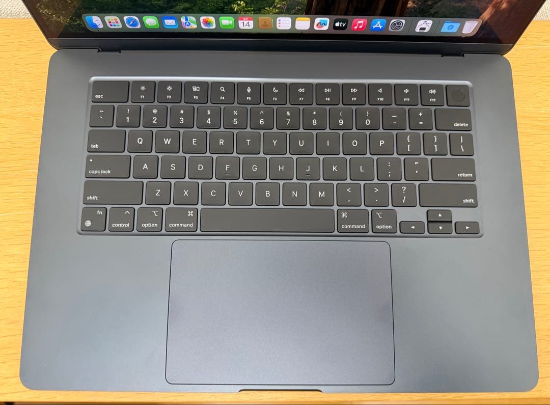 美品：MacBook Air 15インチ M2/16GB/1TB ミッドナイト