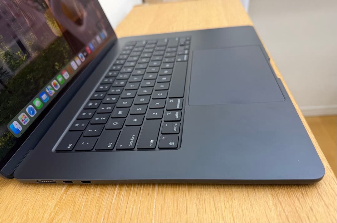 美品：MacBook Air 15インチ M2/16GB/1TB ミッドナイト