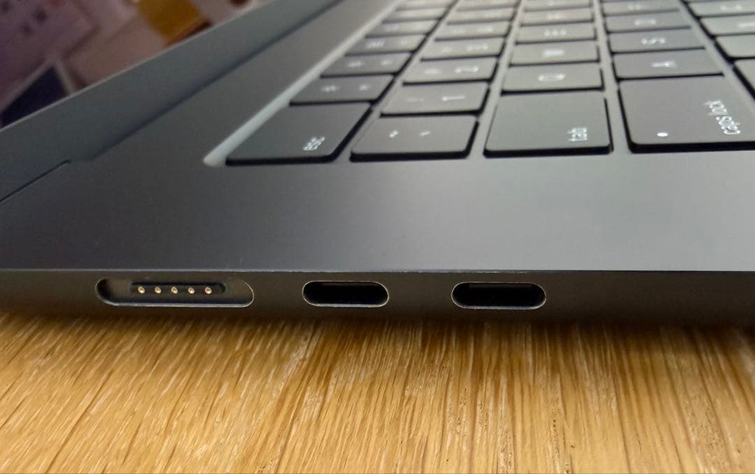 美品：MacBook Air 15インチ M2/16GB/1TB ミッドナイト