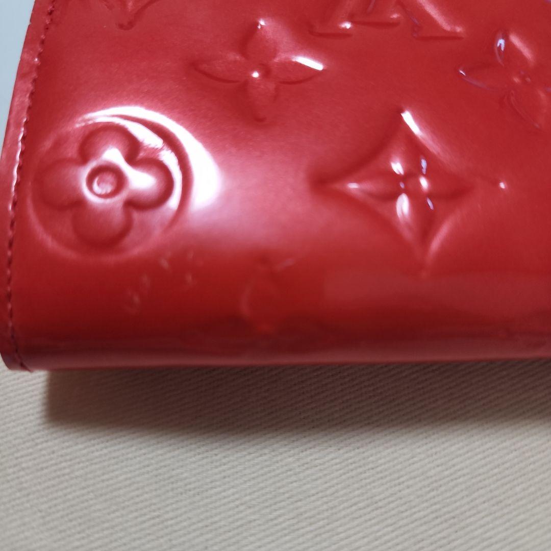 ルイヴィトン　財布　ポルトフォイユサラ　モノグラム　エナメル　レッド