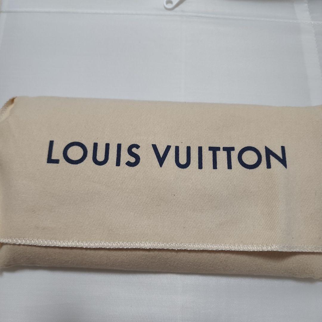 ルイヴィトン　財布　ポルトフォイユサラ　モノグラム　エナメル　レッド