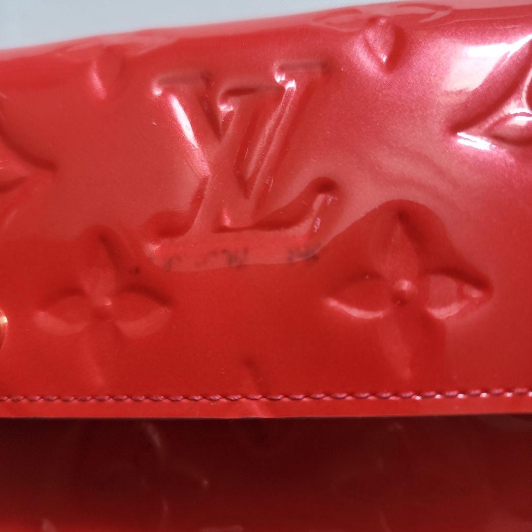 ルイヴィトン　財布　ポルトフォイユサラ　モノグラム　エナメル　レッド