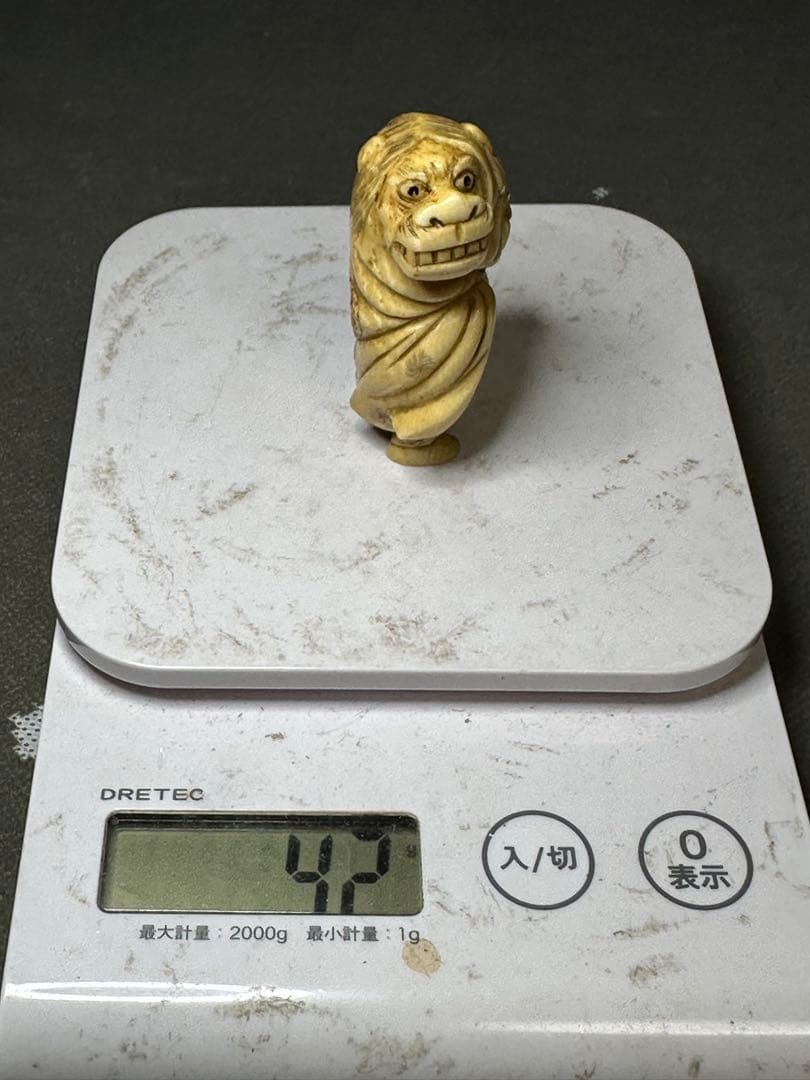 極上　根付　天然素材　アンティーク　骨董　飾り物　古美術品　 置物　細密細工