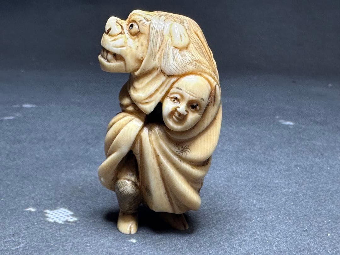 極上　根付　天然素材　アンティーク　骨董　飾り物　古美術品　 置物　細密細工