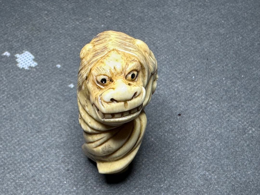 極上　根付　天然素材　アンティーク　骨董　飾り物　古美術品　 置物　細密細工