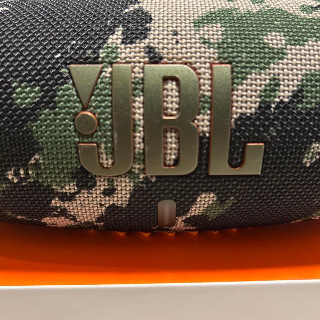 JBL スピーカー　charge5 重低音