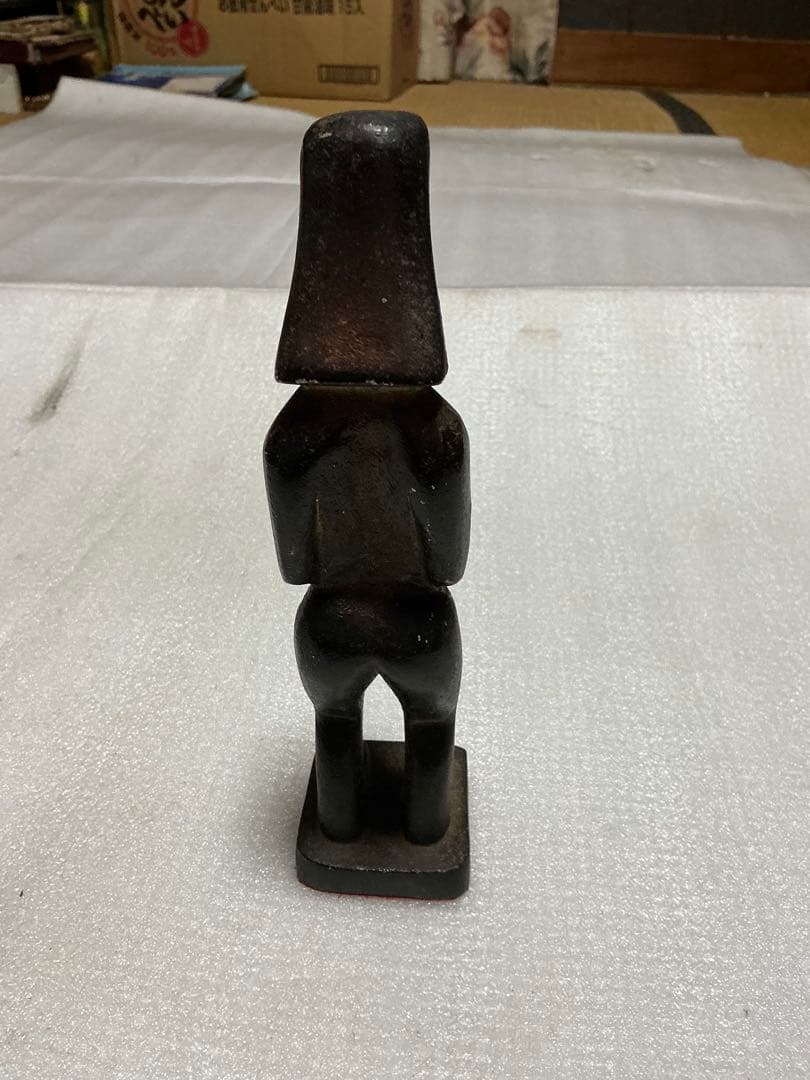 鉄製／男性像。モアイ風。【高さ／約、25cmくらいのものとなります】