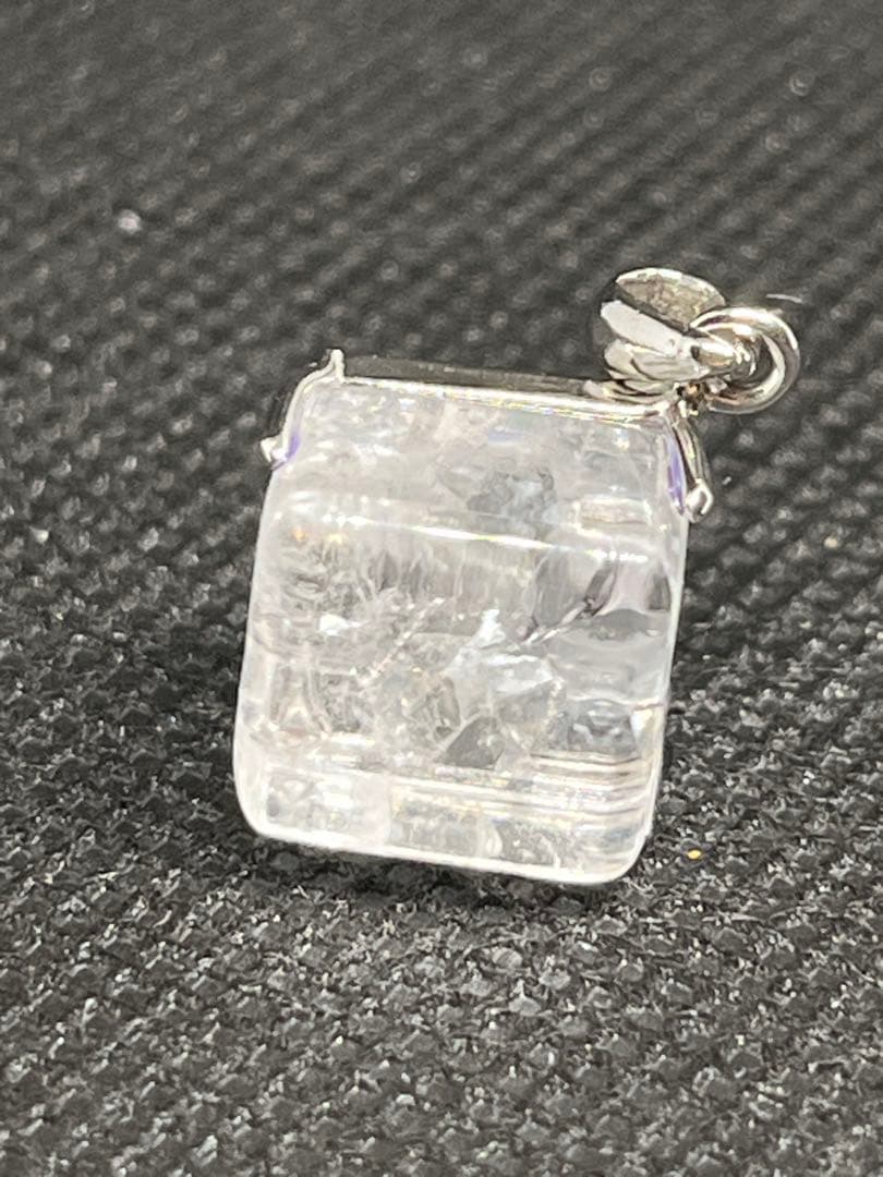 【希少・天然石】クォーツインクォーツ ペンダントトップ シルバー925キューブ型