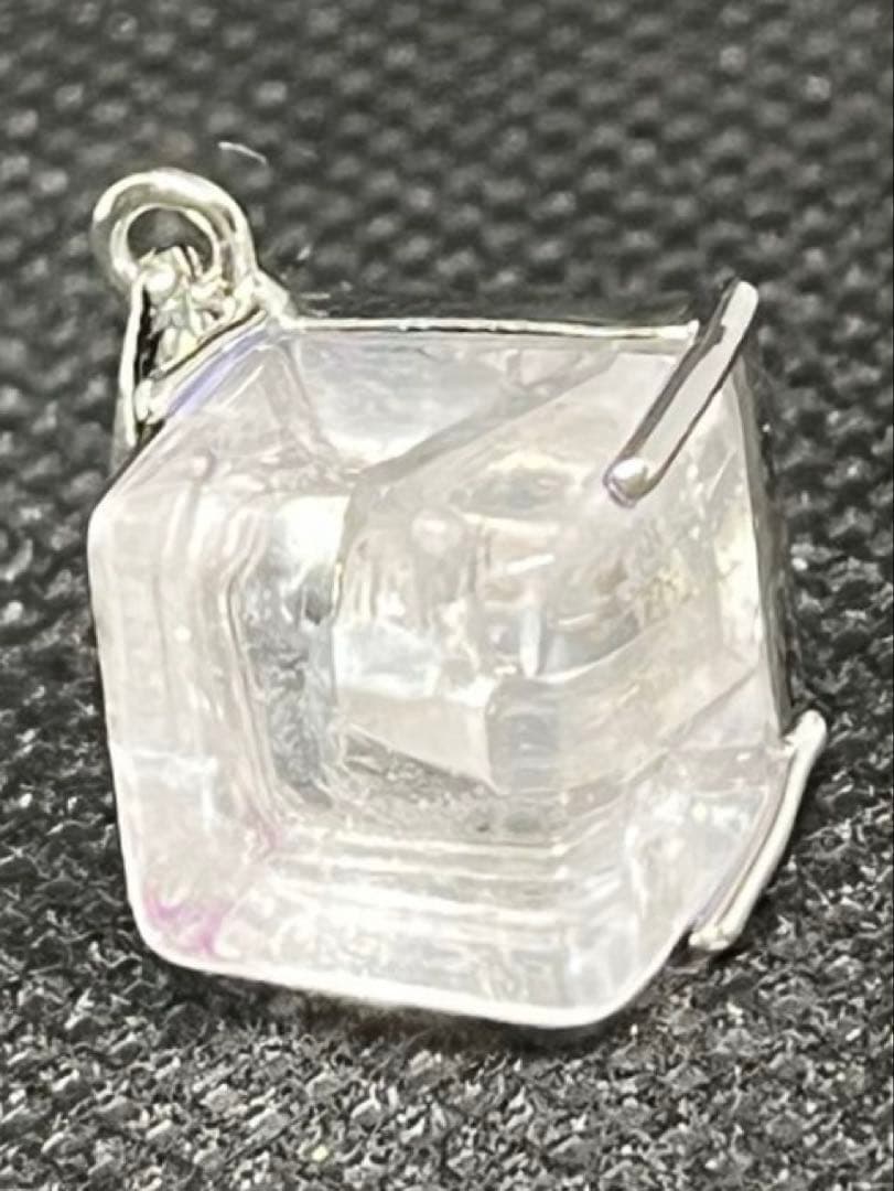 【希少・天然石】クォーツインクォーツ ペンダントトップ シルバー925キューブ型