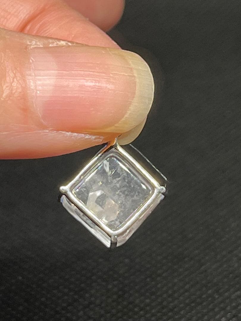 【希少・天然石】クォーツインクォーツ ペンダントトップ シルバー925キューブ型