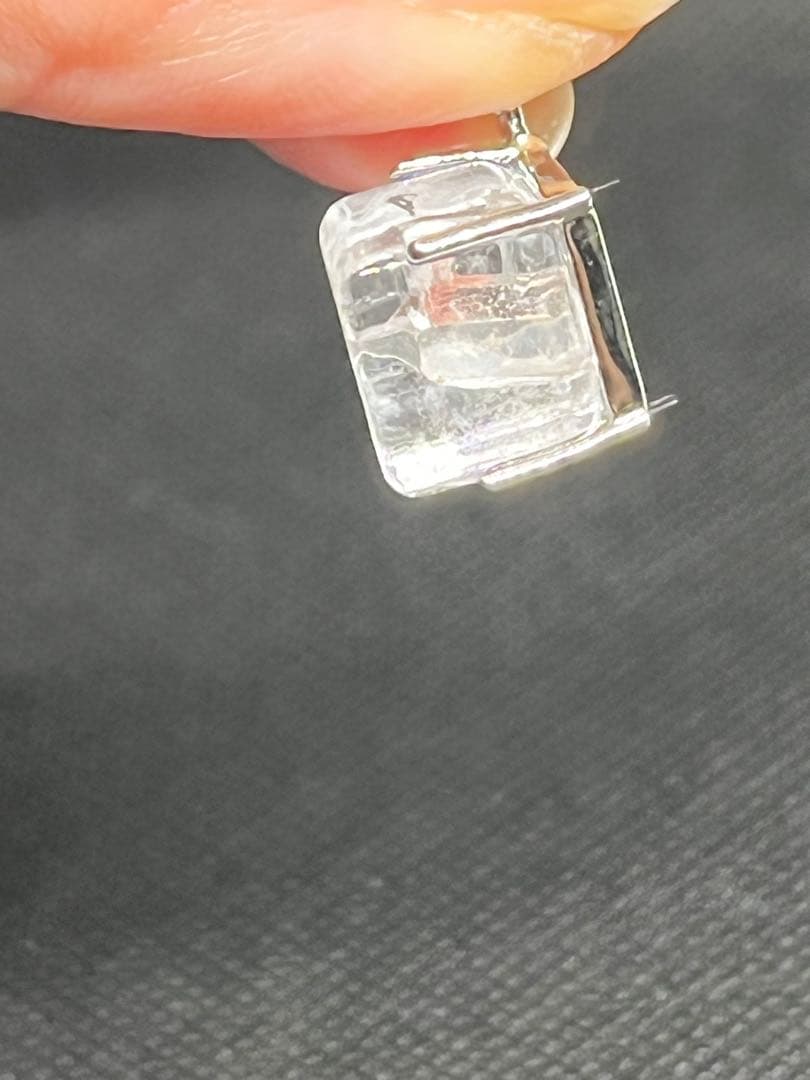 【希少・天然石】クォーツインクォーツ ペンダントトップ シルバー925キューブ型