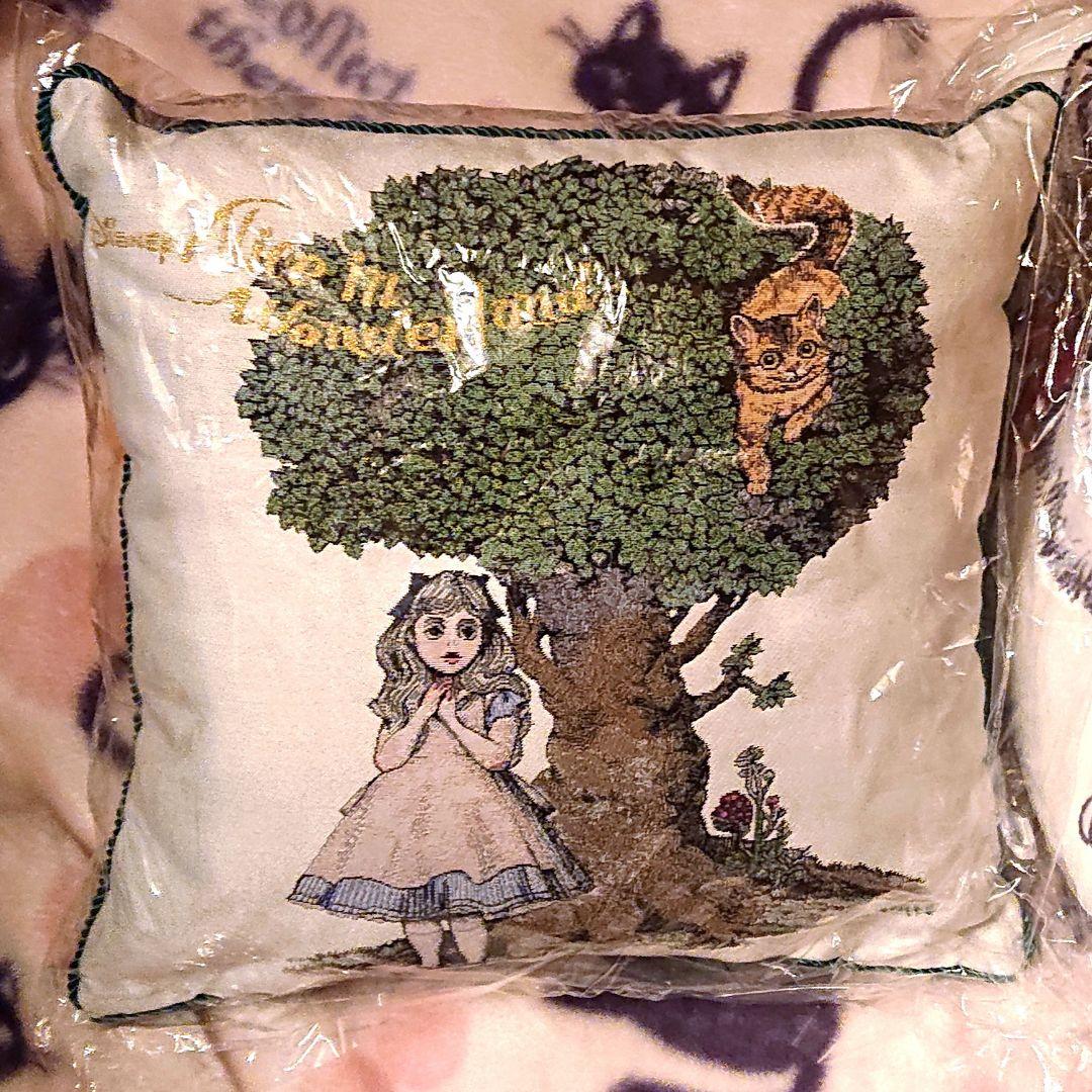 新品未開封 ふしぎの国のアリス クッション ヒグチユウコ ディズニー