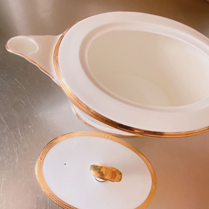 ノリタケのティーポット