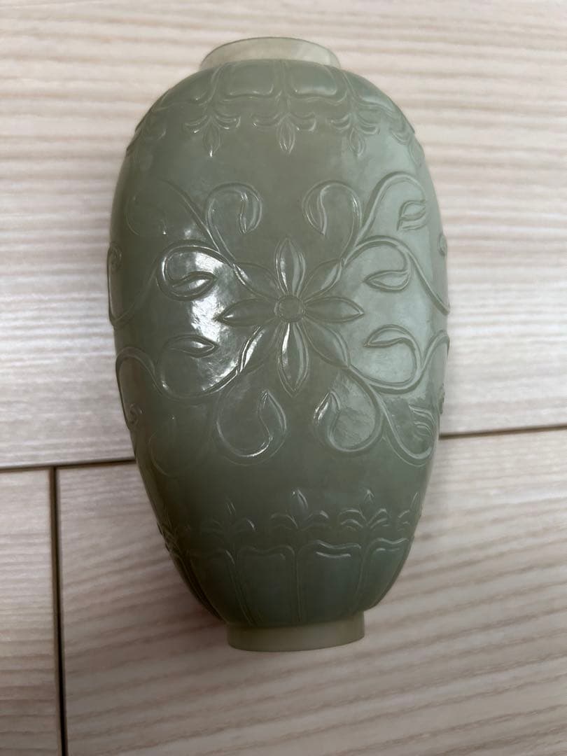 【内容必読】花瓶　壺　花模様 黒台座付き　骨董品