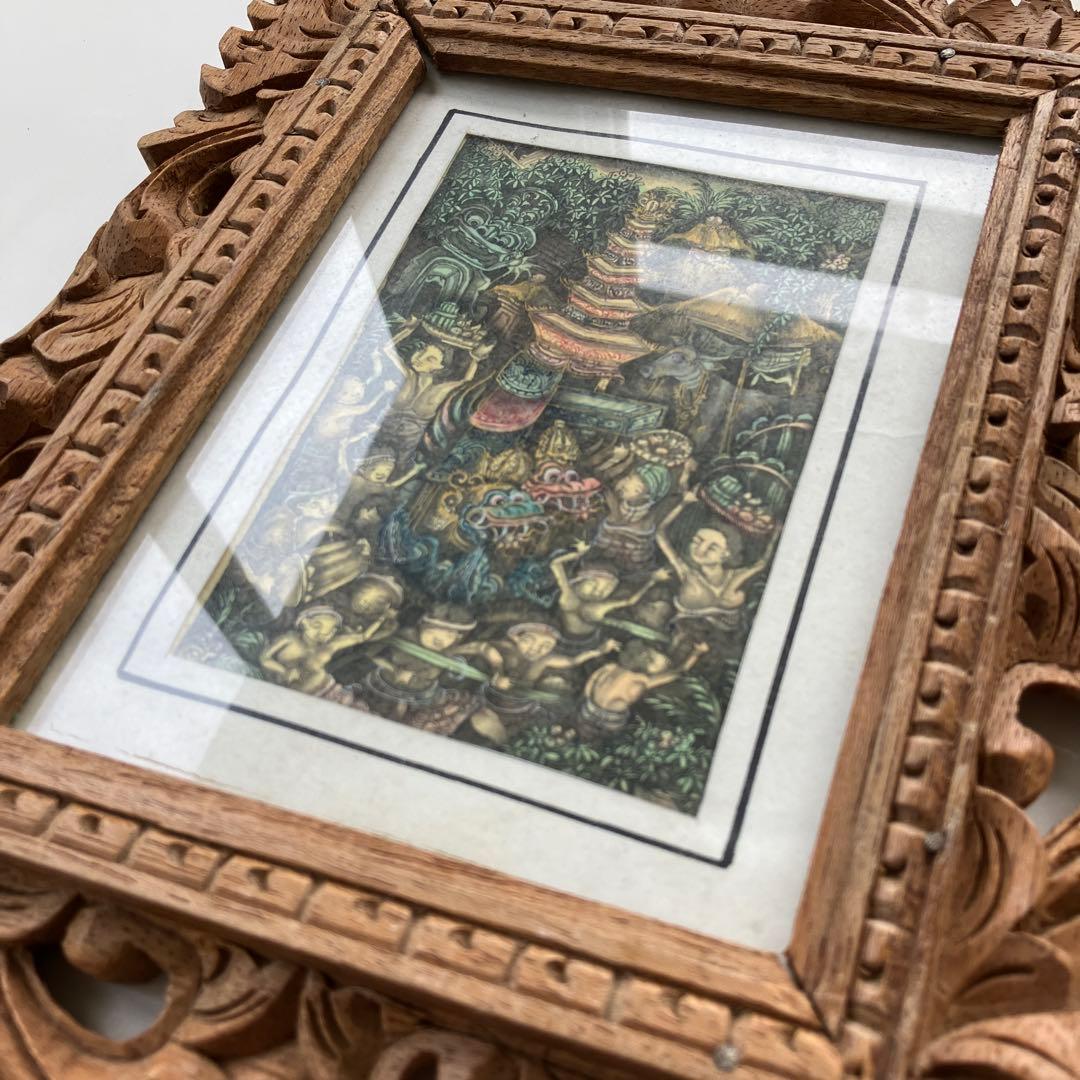 バリ島　絵画　アート　木彫フレーム付き　インドネシア　細密絵画