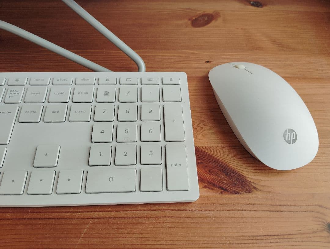 HP オールインワンデスクトップ ホワイト