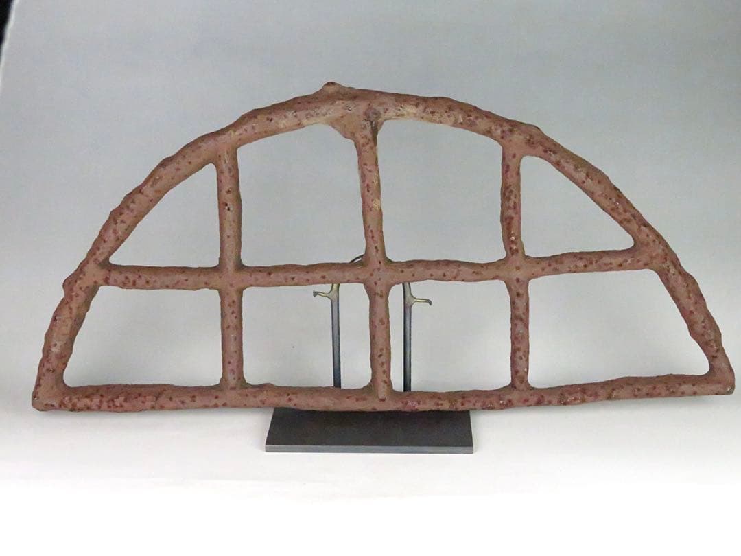 鉄製のオブジェ（すのこ）