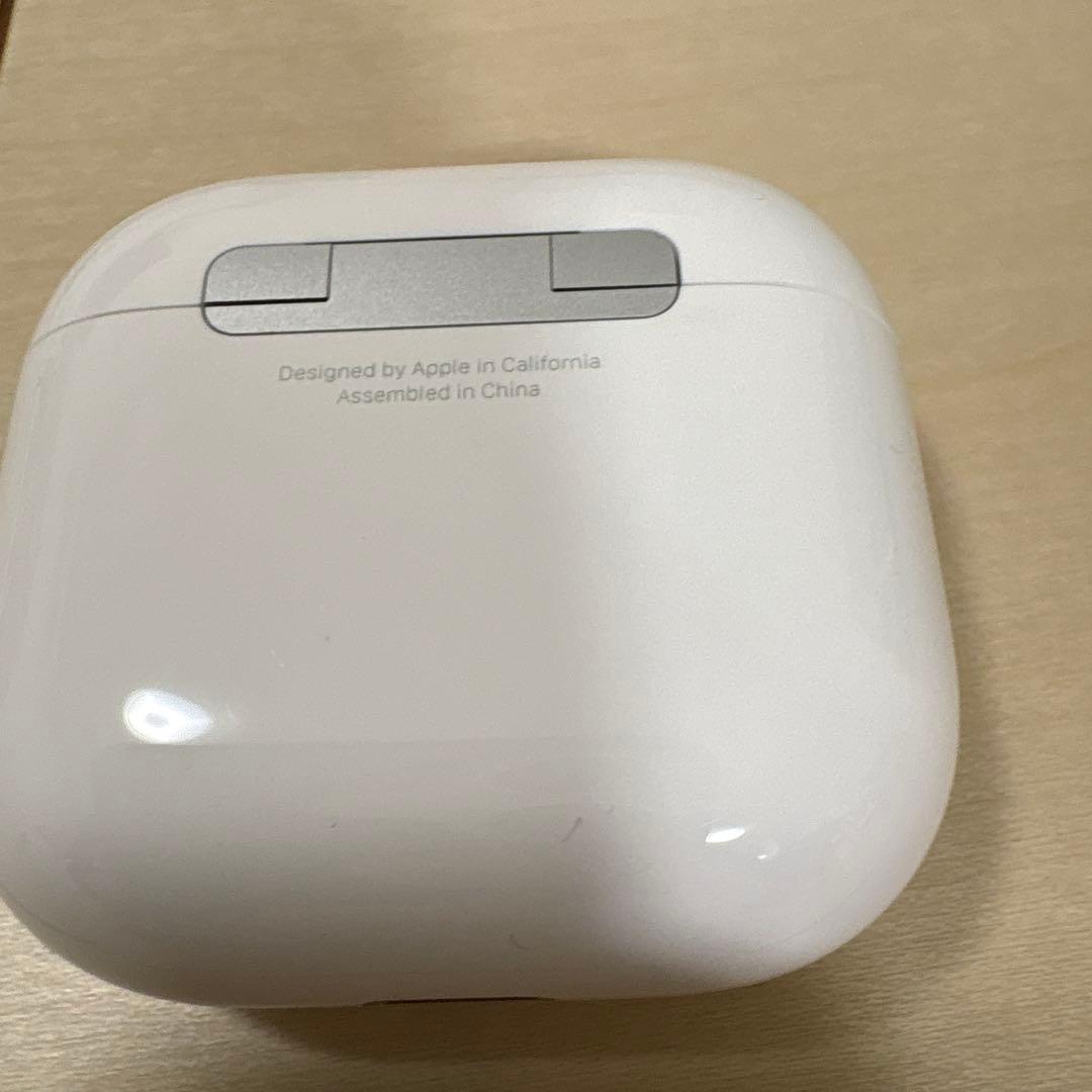 AirPods 4 Apple イヤホン クリアケース付き