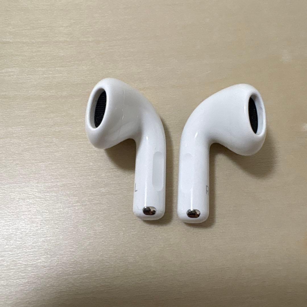 AirPods 4 Apple イヤホン クリアケース付き