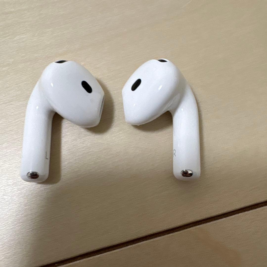 AirPods 4 Apple イヤホン クリアケース付き