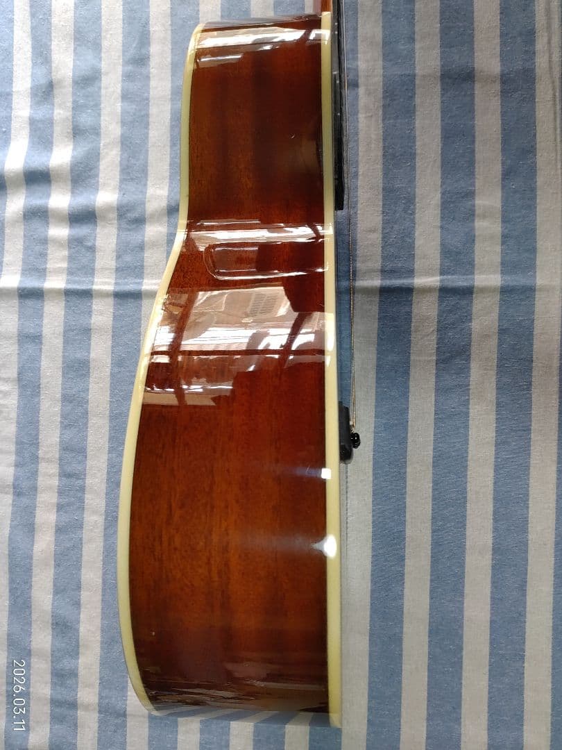 S YAIRIのOOOサイズのアコースティックギターYF-05/Nまずまず美品。