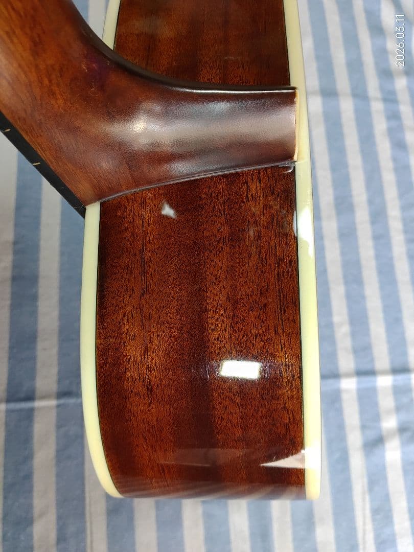 S YAIRIのOOOサイズのアコースティックギターYF-05/Nまずまず美品。