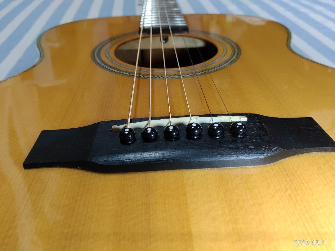 S YAIRIのOOOサイズのアコースティックギターYF-05/Nまずまず美品。