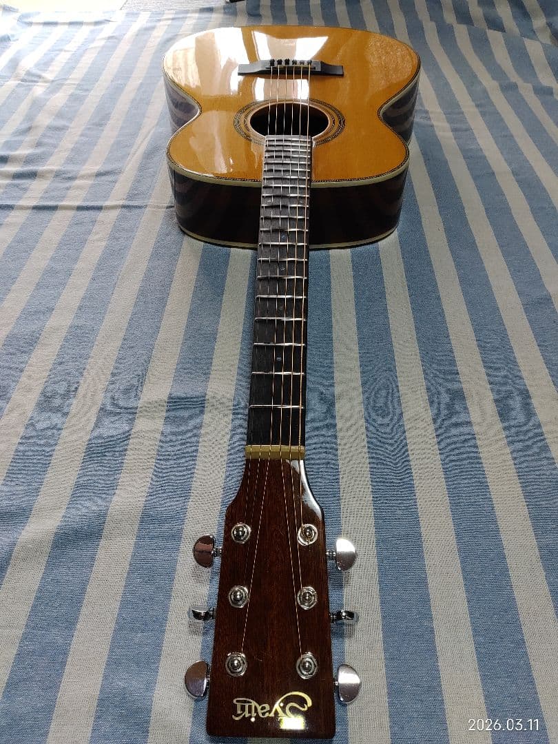 S YAIRIのOOOサイズのアコースティックギターYF-05/Nまずまず美品。