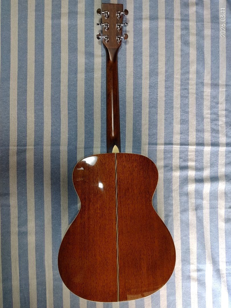 S YAIRIのOOOサイズのアコースティックギターYF-05/Nまずまず美品。
