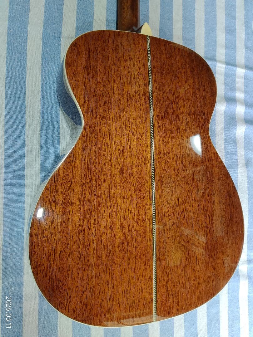 S YAIRIのOOOサイズのアコースティックギターYF-05/Nまずまず美品。