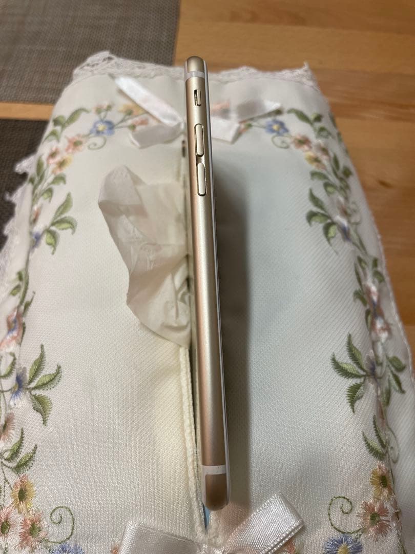 Apple iPhone 6s ゴールド　64G