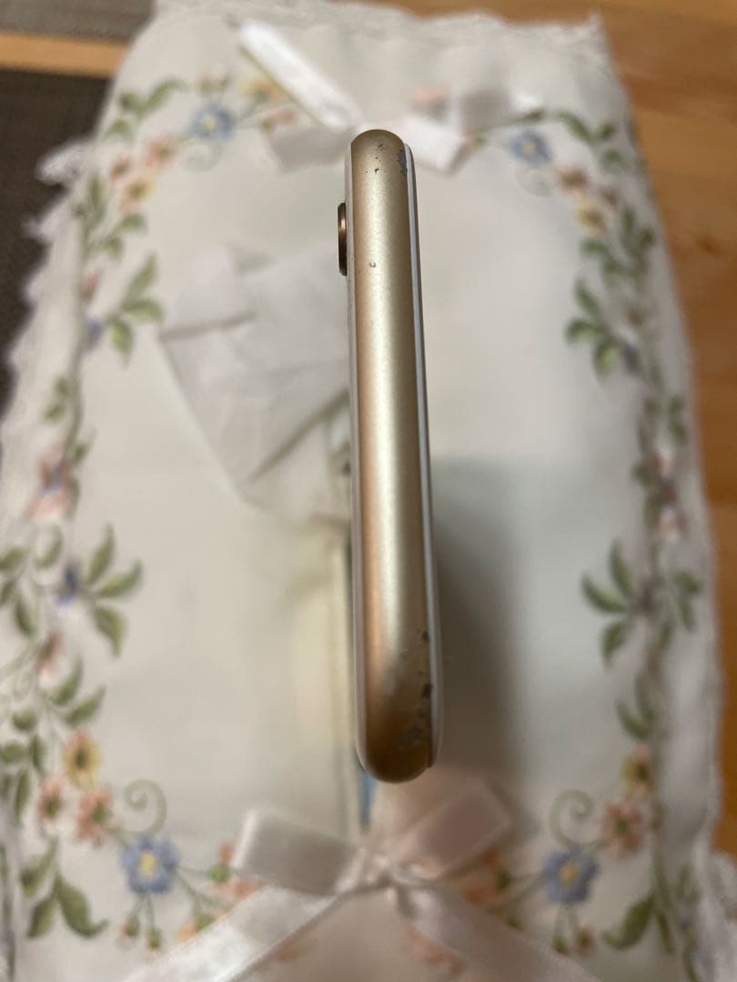 Apple iPhone 6s ゴールド　64G