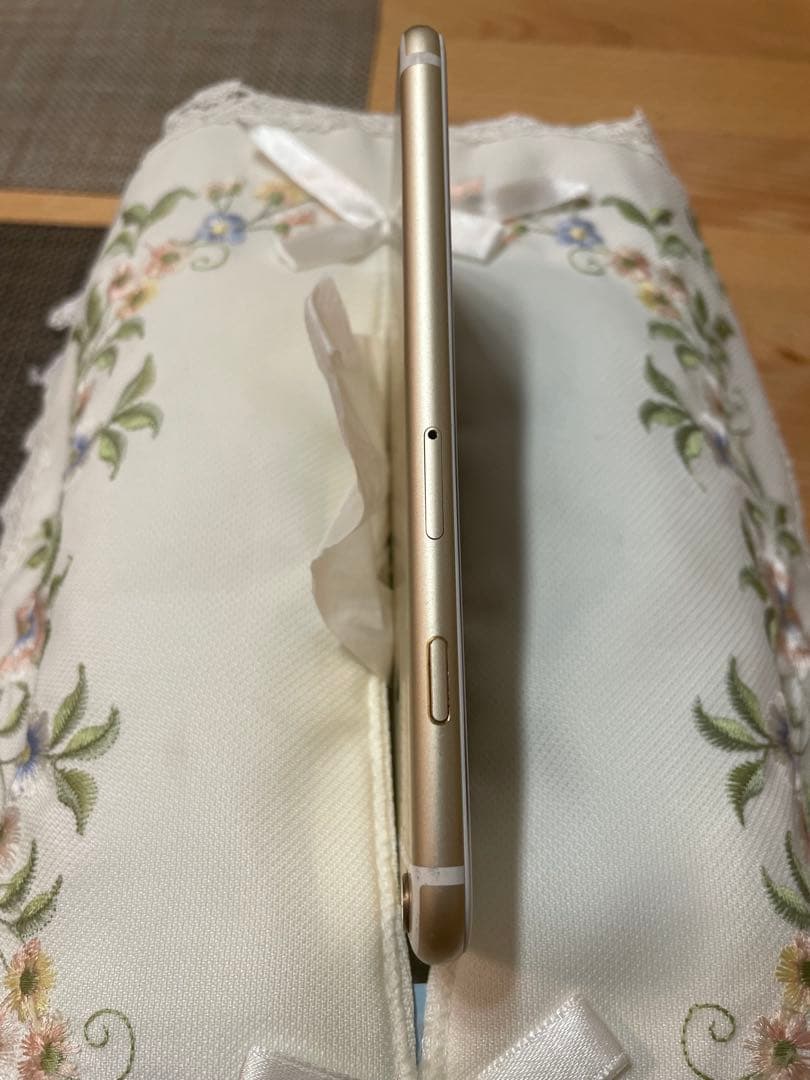 Apple iPhone 6s ゴールド　64G