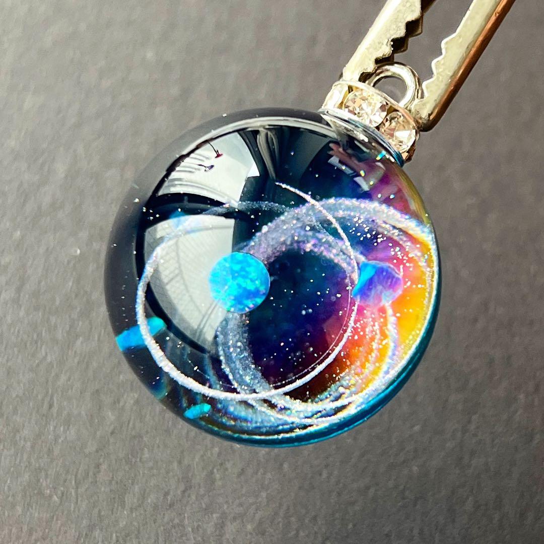 【ハンドメイド】135.137.宇宙玉チャーム　25mm 宇宙玉専用台座２個