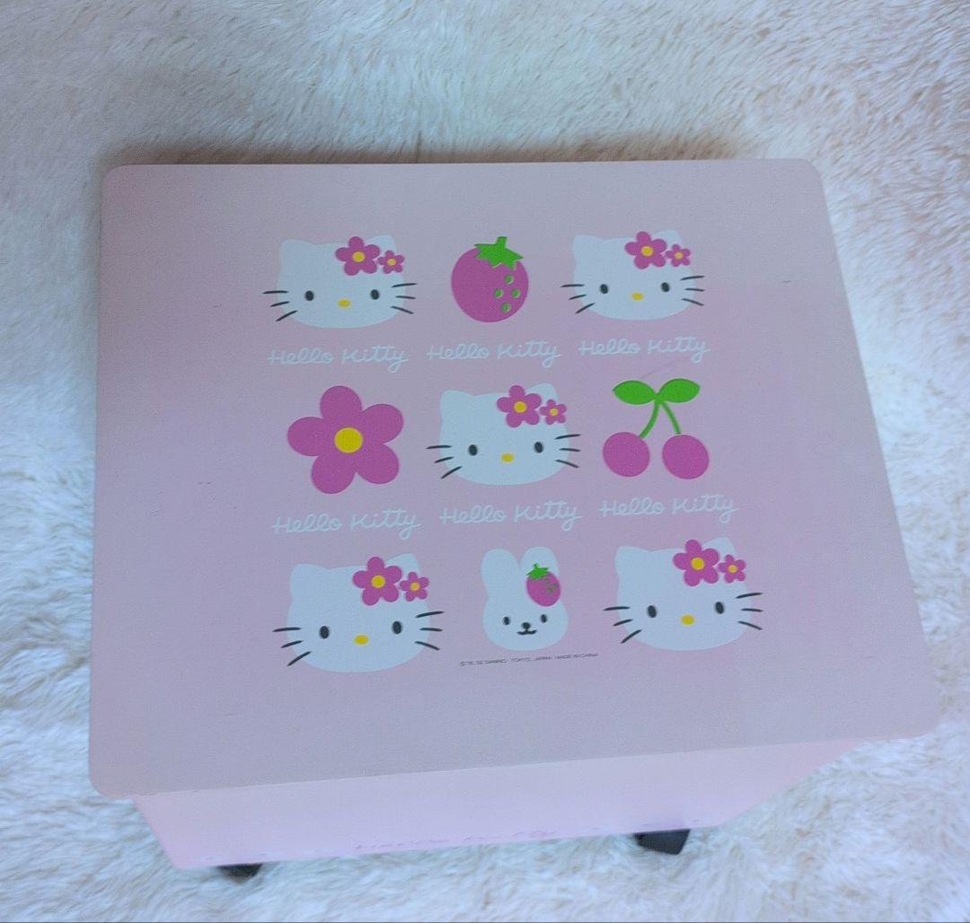 ハローキティ キャスター付き木製ボックス ポイント レア