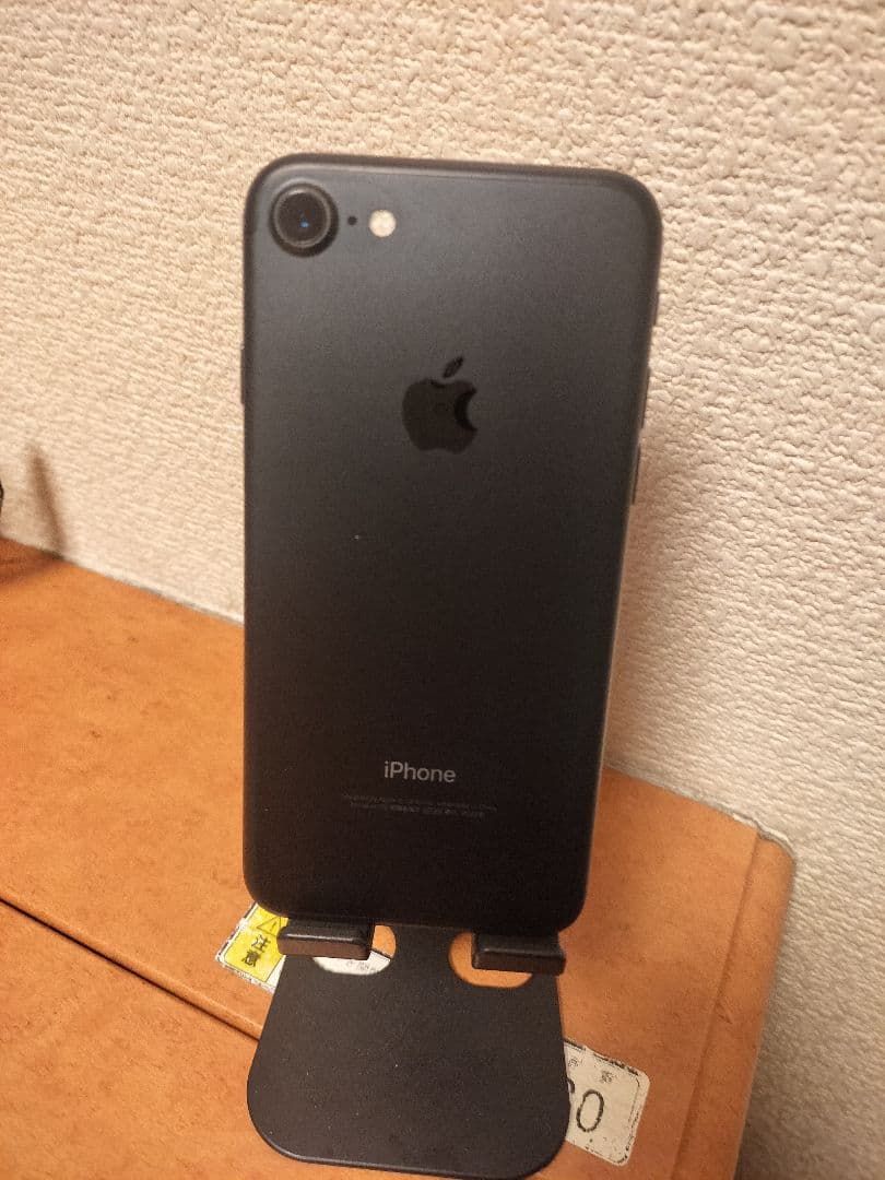 Apple iPhone 7 32GB バッテリー90% simフリー