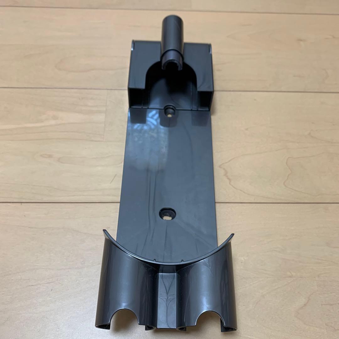 Dyson V8 Slim Fluffy スティッククリーナー【充電不可】