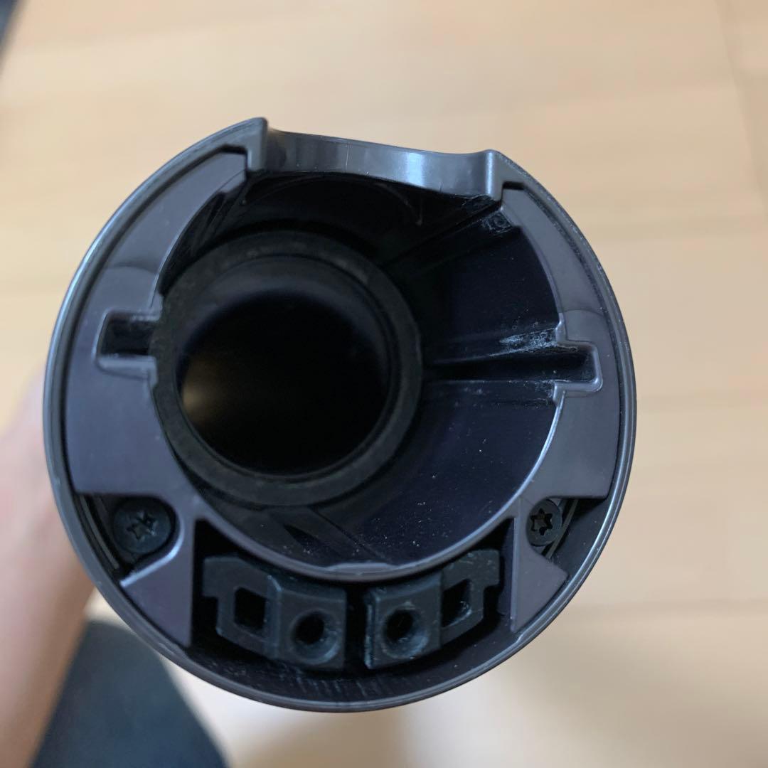 Dyson V8 Slim Fluffy スティッククリーナー【充電不可】