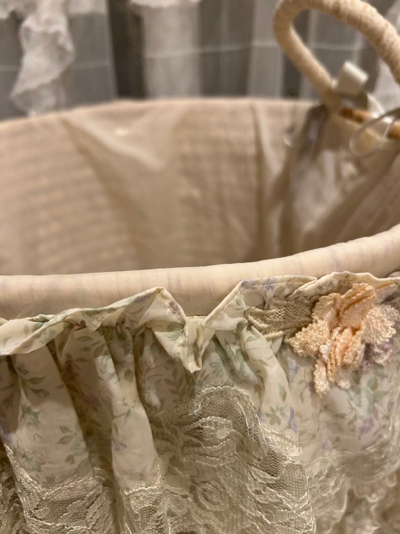 タグ付さえらアキアカネフリフリ特大レースバスケット30×43●テーブルクロスにも