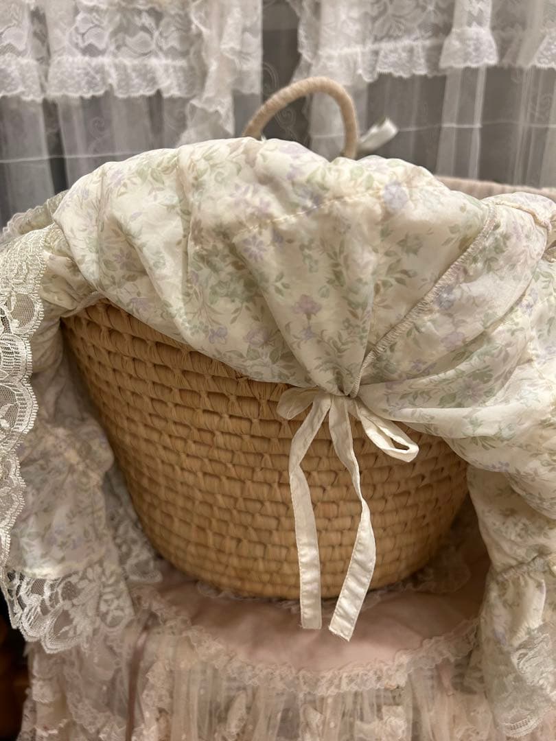 タグ付さえらアキアカネフリフリ特大レースバスケット30×43●テーブルクロスにも