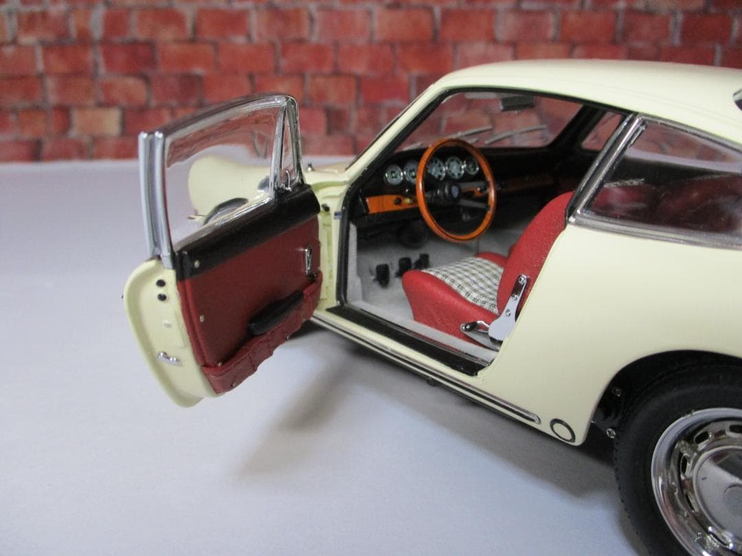 1/18 CMC ポルシェ 901(911) 1964 ホワイト