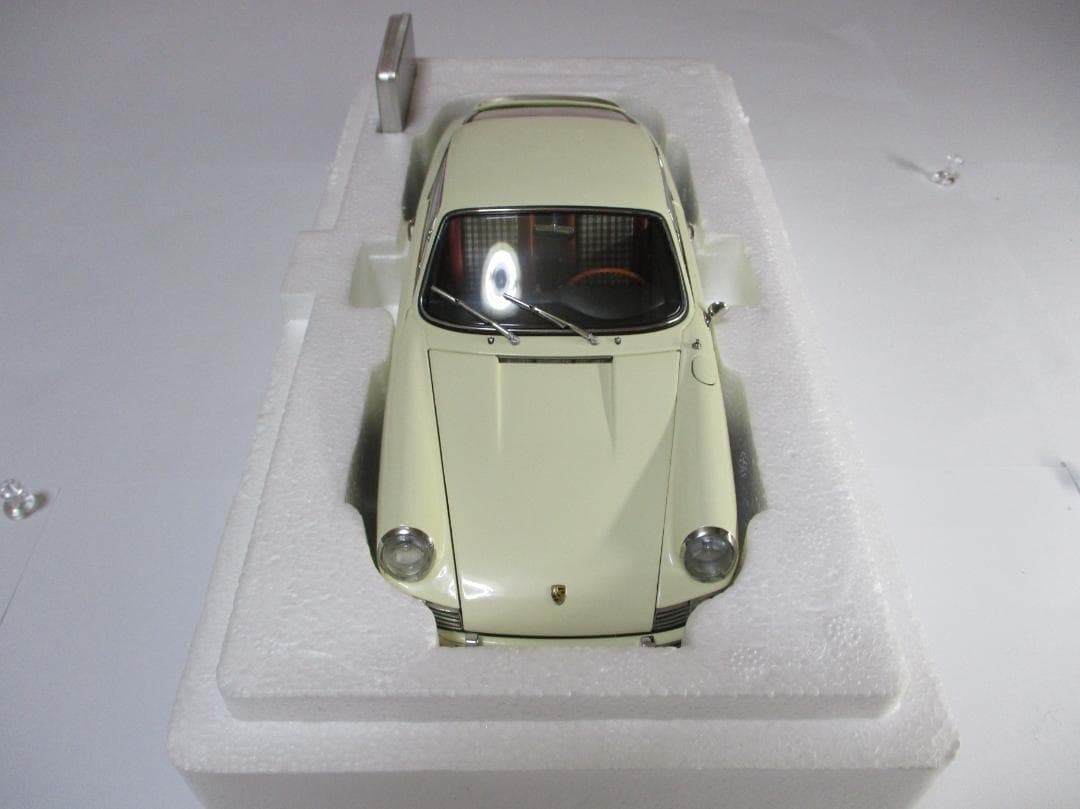 1/18 CMC ポルシェ 901(911) 1964 ホワイト