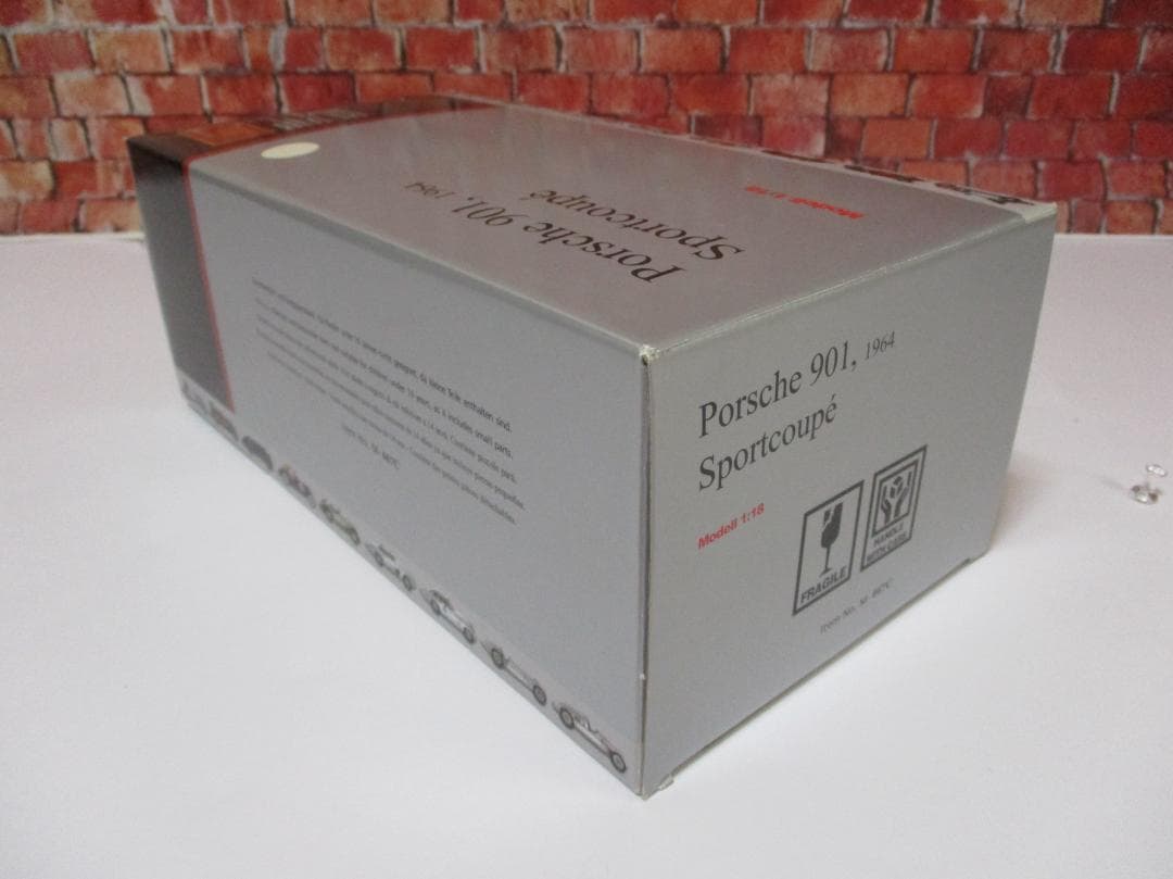 1/18 CMC ポルシェ 901(911) 1964 ホワイト