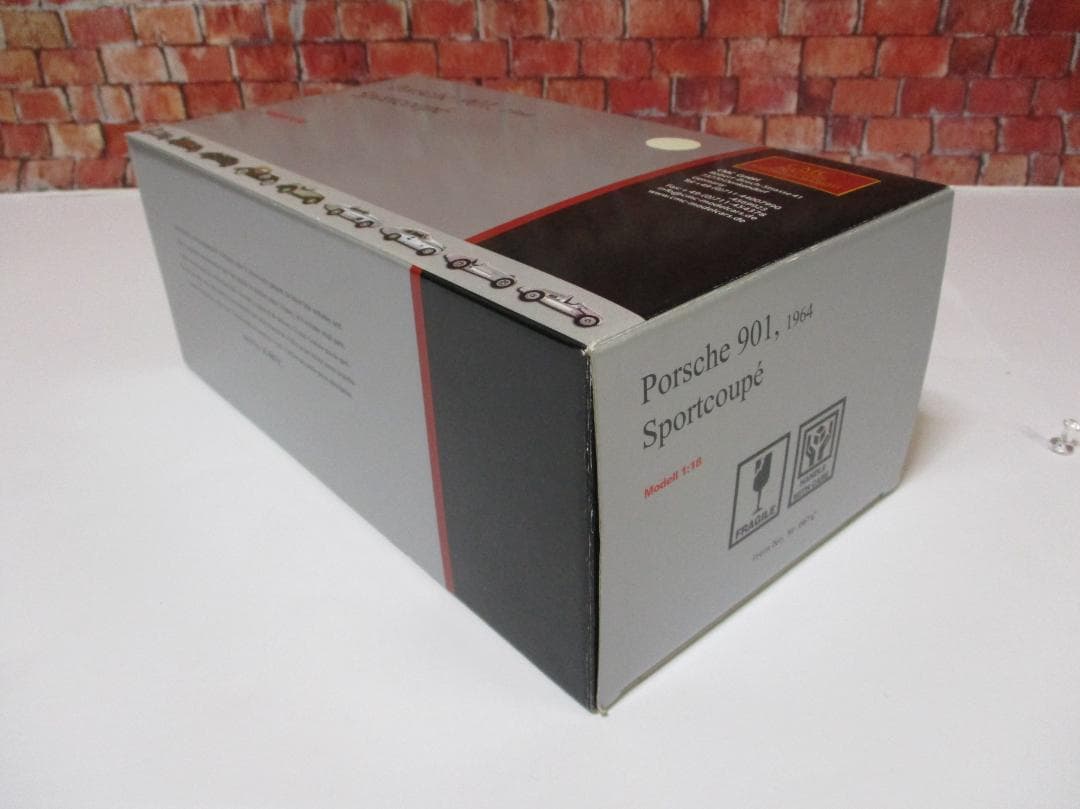 1/18 CMC ポルシェ 901(911) 1964 ホワイト