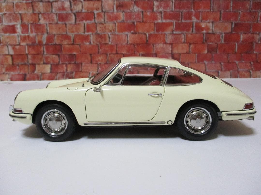 1/18 CMC ポルシェ 901(911) 1964 ホワイト