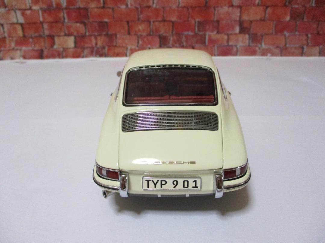1/18 CMC ポルシェ 901(911) 1964 ホワイト