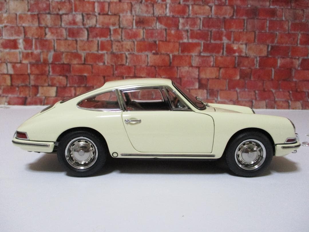 1/18 CMC ポルシェ 901(911) 1964 ホワイト