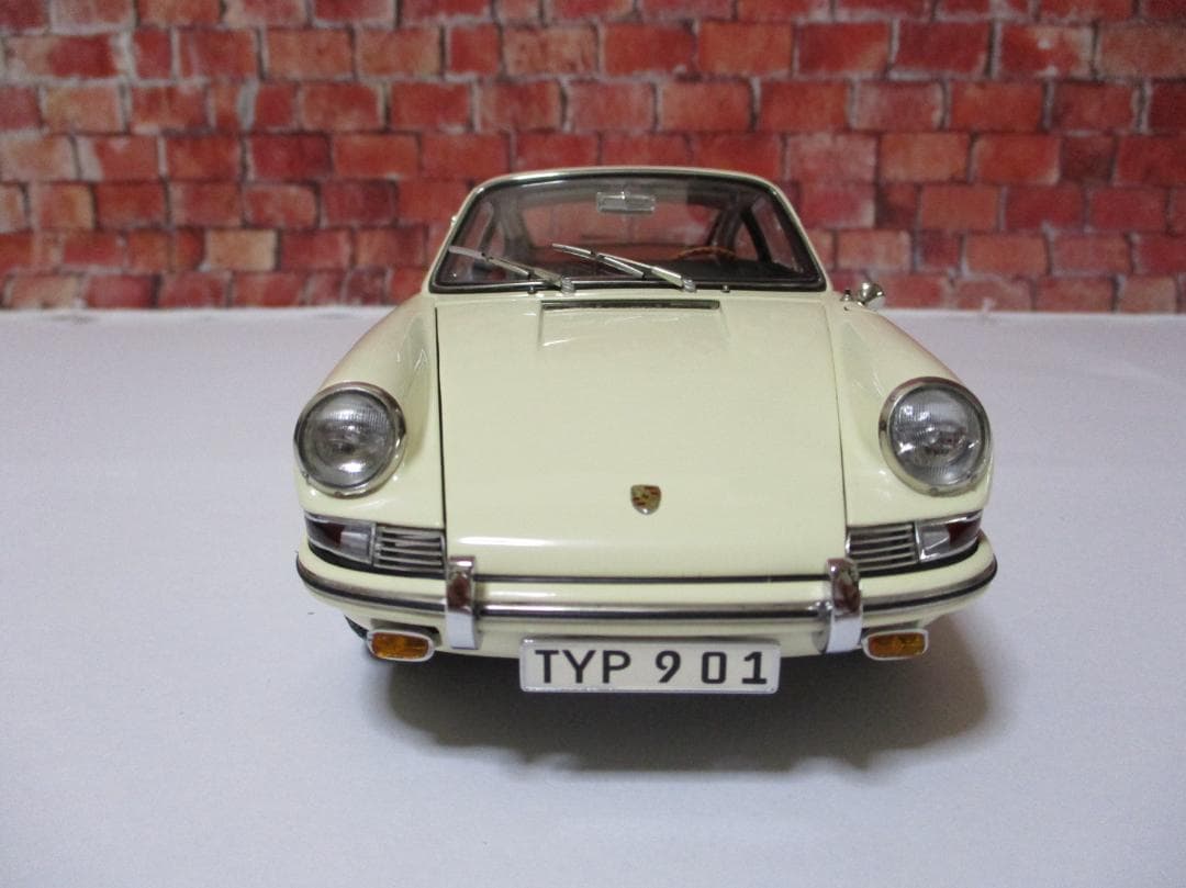 1/18 CMC ポルシェ 901(911) 1964 ホワイト