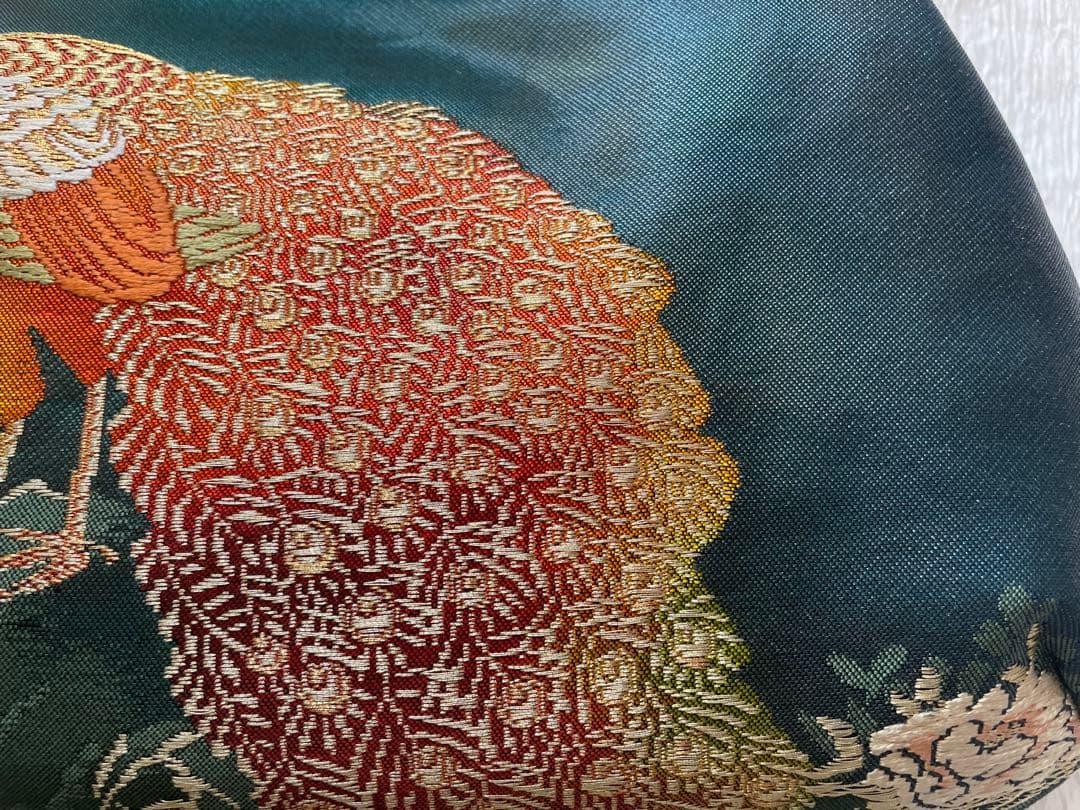 古布リメイクがま口バッグ　名古屋帯地　孔雀　刺繍