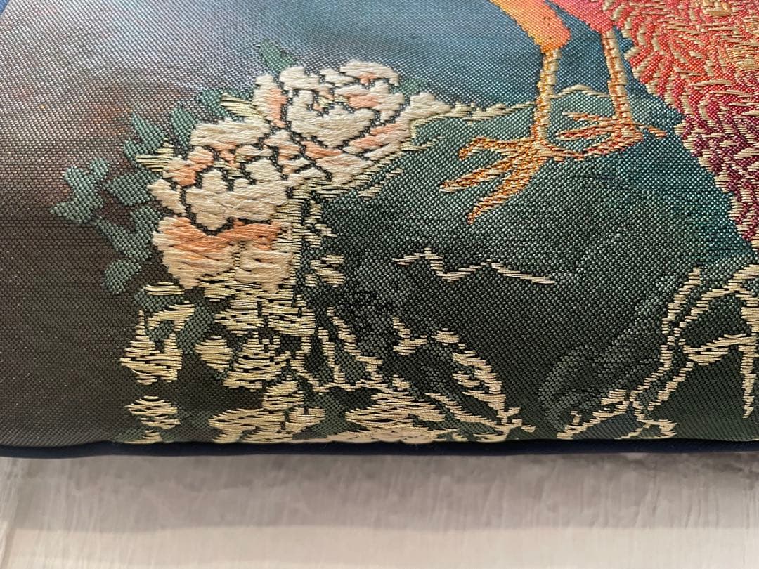 古布リメイクがま口バッグ　名古屋帯地　孔雀　刺繍